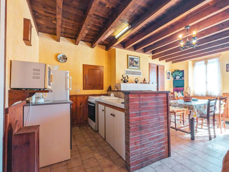 Charming Countryside Home with Garden Near Eguzon Lake & Gargilesse-Dampierre — photo 4