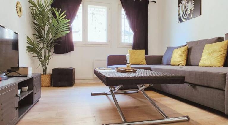 Apartment with 1 room for 4 persons in Loches