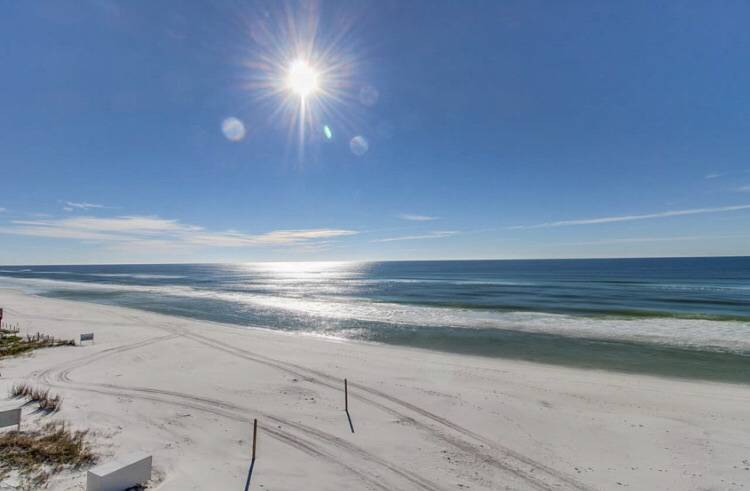 Condo with barbeque, jacuzzi & pool | Water view — photo 2