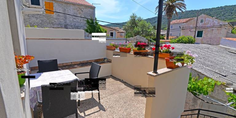 Beautiful apartment with patio | Pet-friendly — photo 4