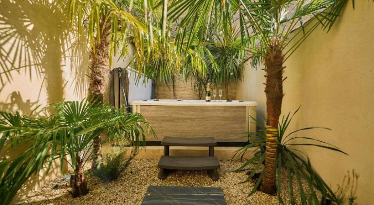 Beautiful rental apartment with jacuzzi | Pets are welcome — photo 2
