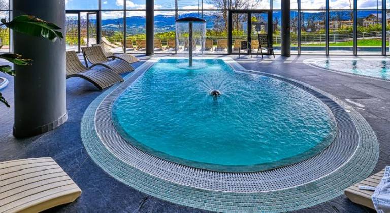 Apartment with sauna, jacuzzi & pool — photo 3