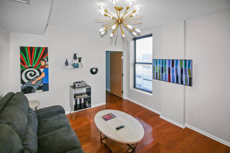 Condo Mile Square