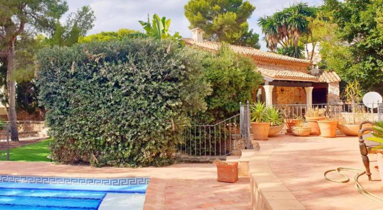 Villa with pool & patio | Dogs allowed — photo 5