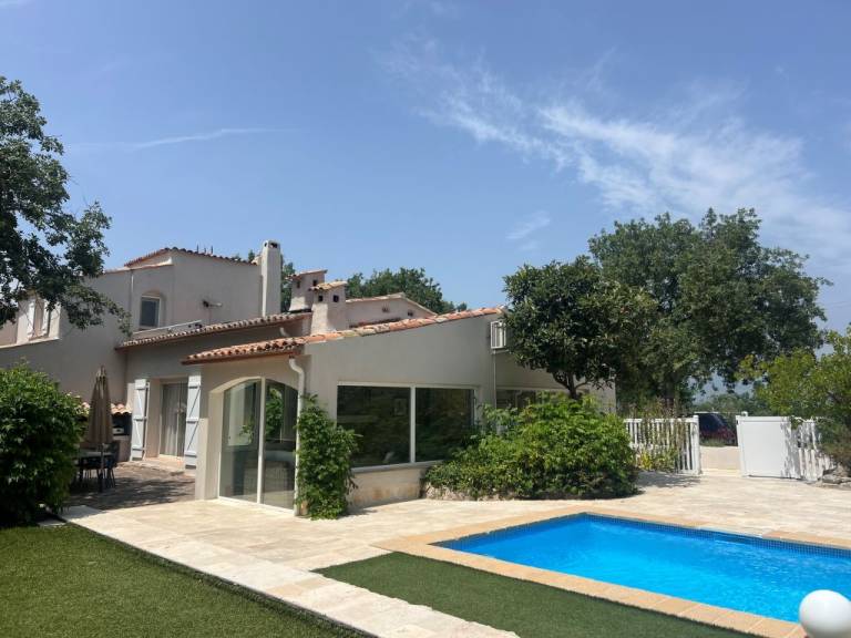 Huis Bagnols-en-Forêt