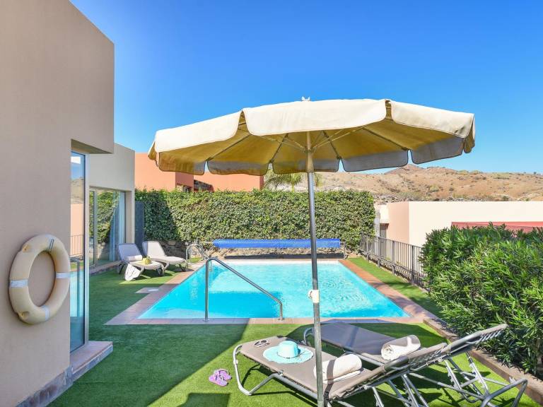 Fully equipped house with patio, barbeque & private pool | Mountain view | Pets are welcome — photo 4