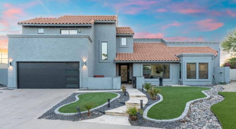 House with pool | Pets are welcome in Scottsdale, AZ