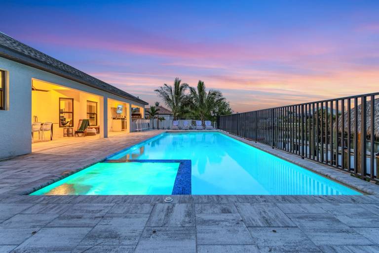 Children-friendly nice vacation home with jacuzzi, private pool & barbecue | Water view | Pets allowed in Cape Coral, FL