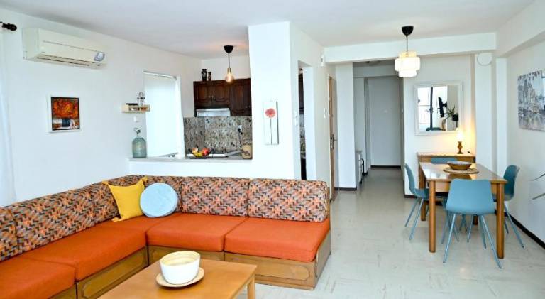 Rental apartment with yard & terrace — photo 2