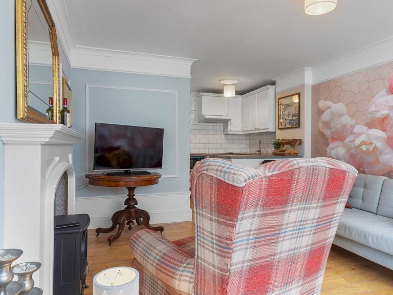 Beautiful apartment with yard & fast internet | Pet-friendly — photo 2