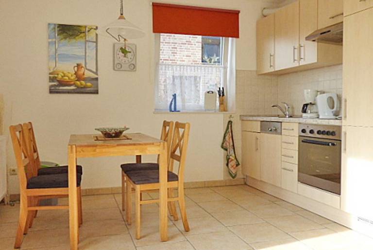 Rental apartment with yard & terrace — photo 3