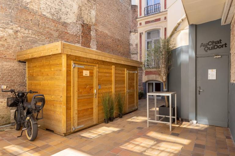Apartment with patio | Next to Lille Cathedral | Pets are welcome — photo 4