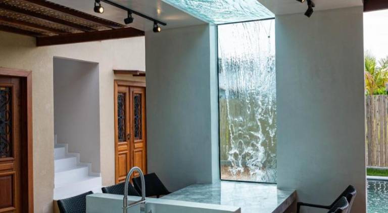 Vacation home with pool — photo 4