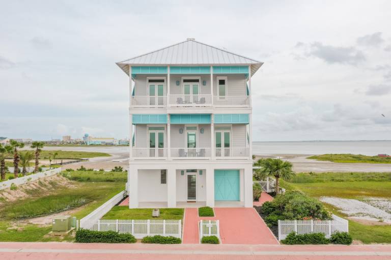 House with pool in South Padre Island, TX
