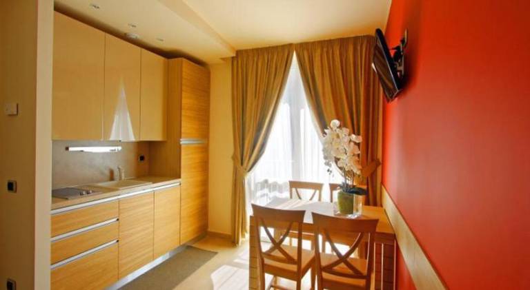 Serviced apartment with yard & patio | Next to the beach | Pets allowed — photo 2