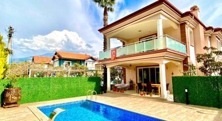 Big villa with yard, barbecue & pool | Dogs allowed in Koycegiz