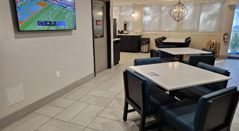 La Quinta Inn & Suites by Wyndham Deerfield Beach I-95 — photo 4
