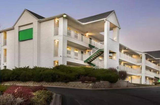 Birch Hill Suites Kansas City Independence, MO in Independence, MO