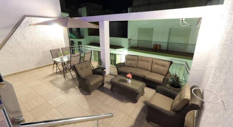 Sitges Centre Mediterranean House- 5 Bedroom, 4 Bathroom, Terrace Courtyard, Private Rooptop Pool — photo 5