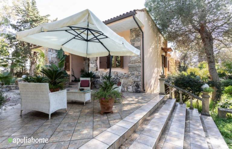 Family-friendly villa with BBQ, private pool & garden | Garden view | Close to the beach | Pet-friendly — photo 4
