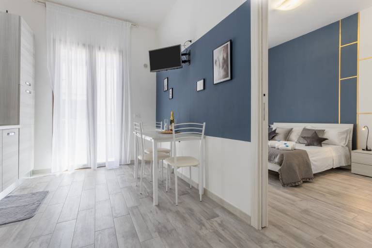 Apartment 'Casa Magenta' with Sea View, A/C & Wi-Fi — photo 5