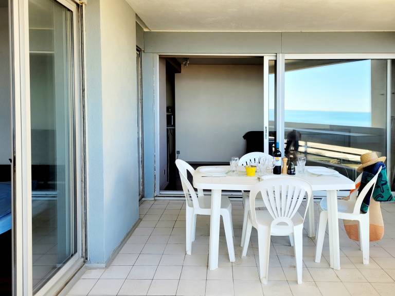 Modern T2 Canet-en-Roussillon, sleeps 4, beach access, WiFi, garage — photo 3