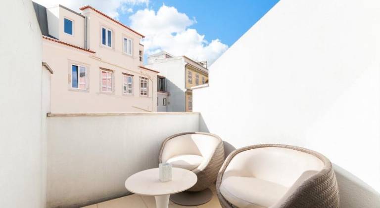 Exquisite Townhouse in Lisbon City Center- PRIVATE GARAGE & TERRACE — photo 3