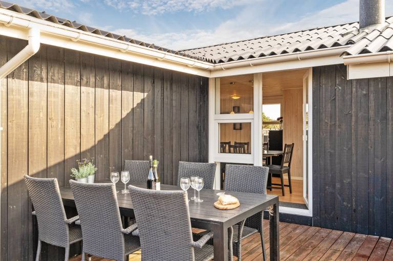 House with patio & sauna — photo 2