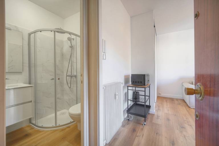 LUMINEUX STUDIO AVEC LOGGIA A0B203 — photo 5