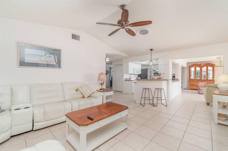 Child-friendly beautiful house with private pool & BBQ | Water view | Pets are welcome — photo 4