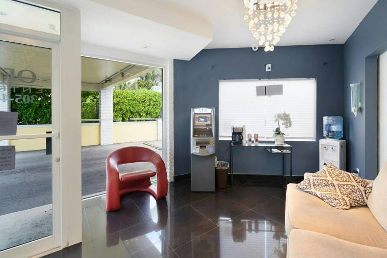 OYO Hotel Coral Gables - Miami Airport — photo 5
