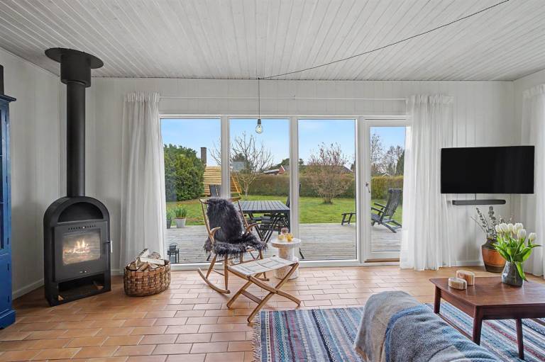 House with BBQ, patio & yard | Sea view — photo 2