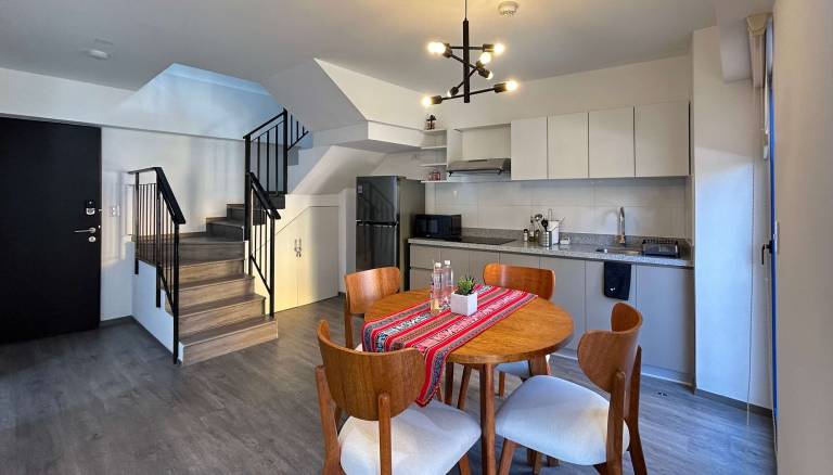 w Trendy 2BR Duplex Retreat in Cusco