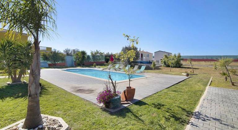 Pleasant house with private pool, garden & terrace | Pet-friendly in Olhao