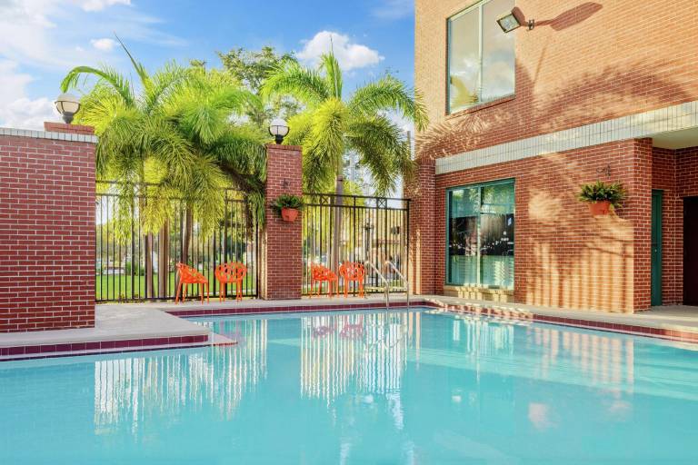 Hampton Inn & Suites Tampa/Ybor City/Downtown — photo 3