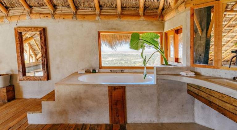 Vacation home with jacuzzi & pool — photo 3