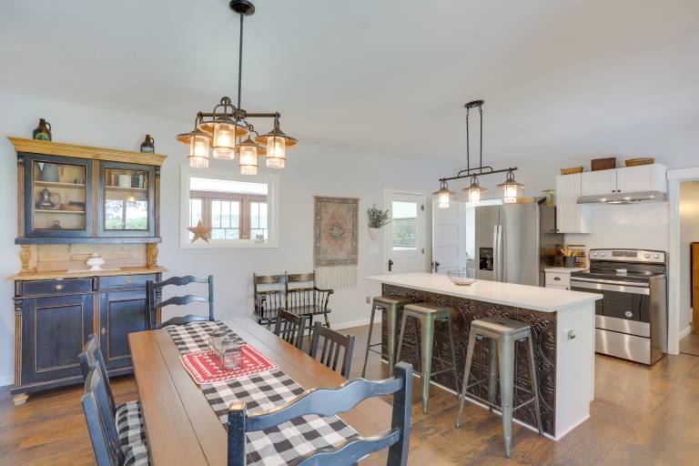 South Haven Farmhouse w/ Fire Pit, 4 Mi to Beach! — photo 2