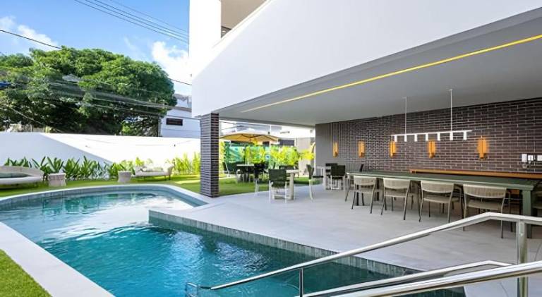 Apartment with pool — photo 3