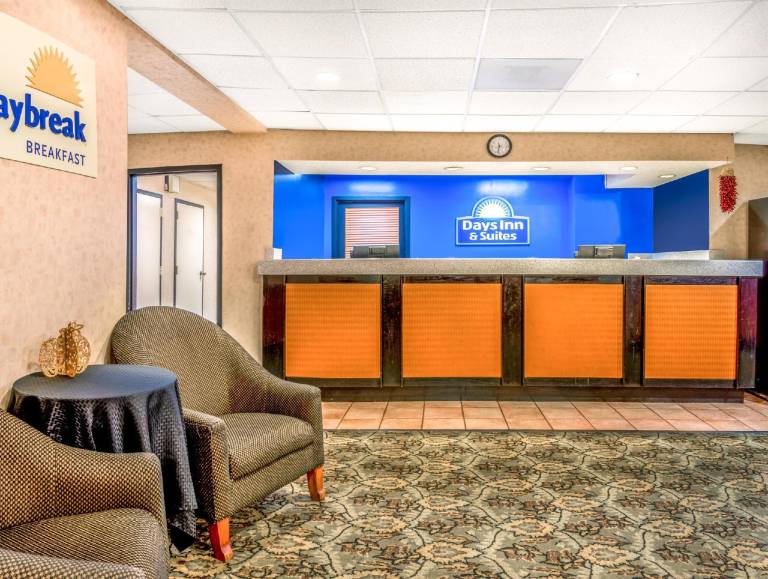 Days Inn & Suites by Wyndham Albuquerque North — photo 5
