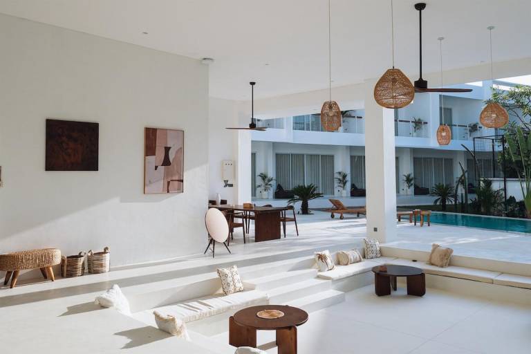 Vacation home with garden & pool — photo 5
