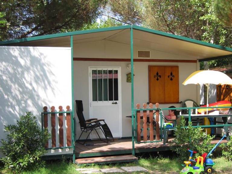 Family-oriented pleasant chalet with pool & terrace | Beach nearby | Pets allowed — photo 5