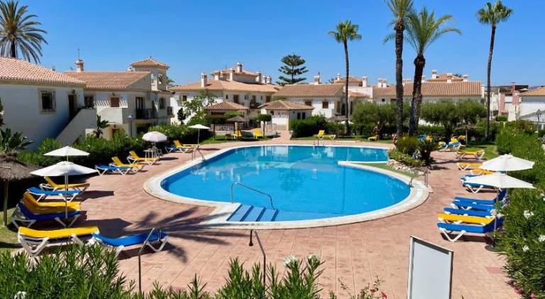 Lovely holiday apartment with pool | Close to the beach | Pets are welcome — photo 2