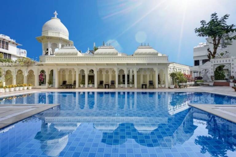 Swaroop Vilas Lake Facing Boutique Hotel
