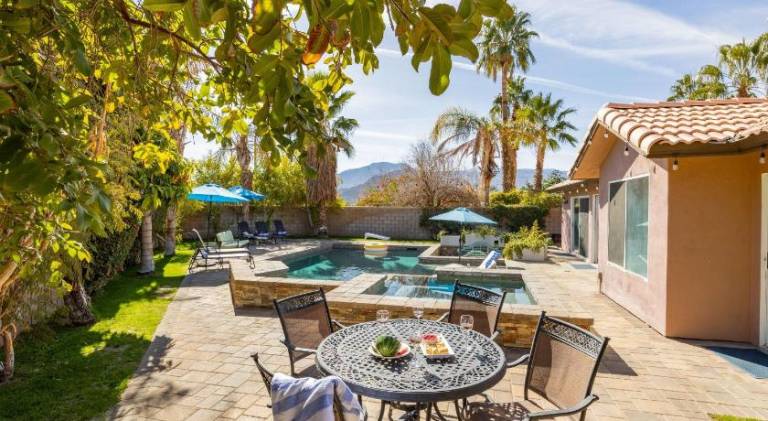 Luxury Oasis w Pool Hot Tub Fire Pit Games Big Yard Larrea by AvantStay — photo 3
