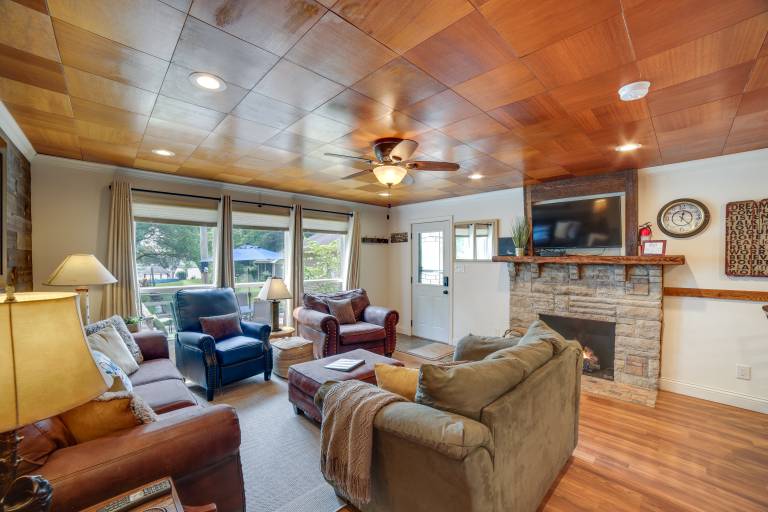 Waterfront Monticello Home w/ Fire Pit & Deck! — photo 4