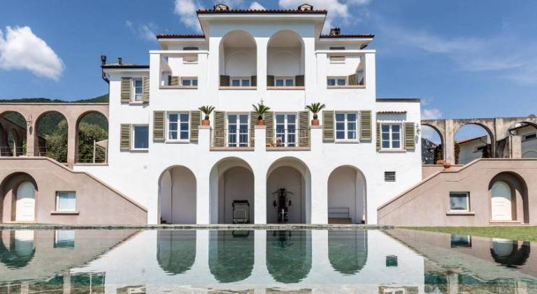 Children-friendly villa with terrace, barbecue & private pool | Dogs allowed in Toscolano Maderno