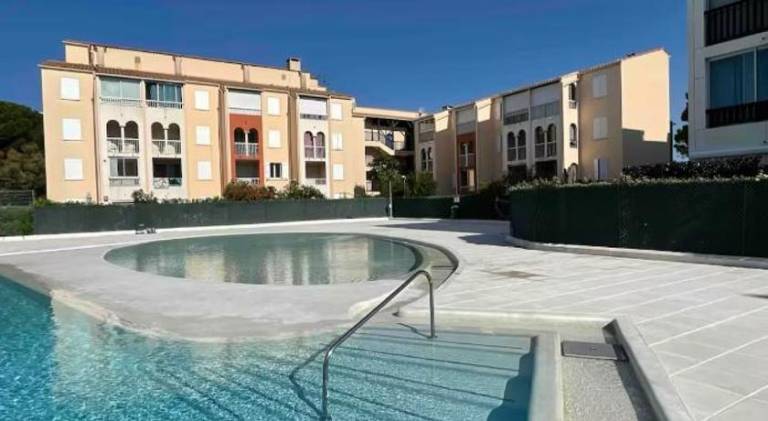 Holiday apartment with pool — photo 5