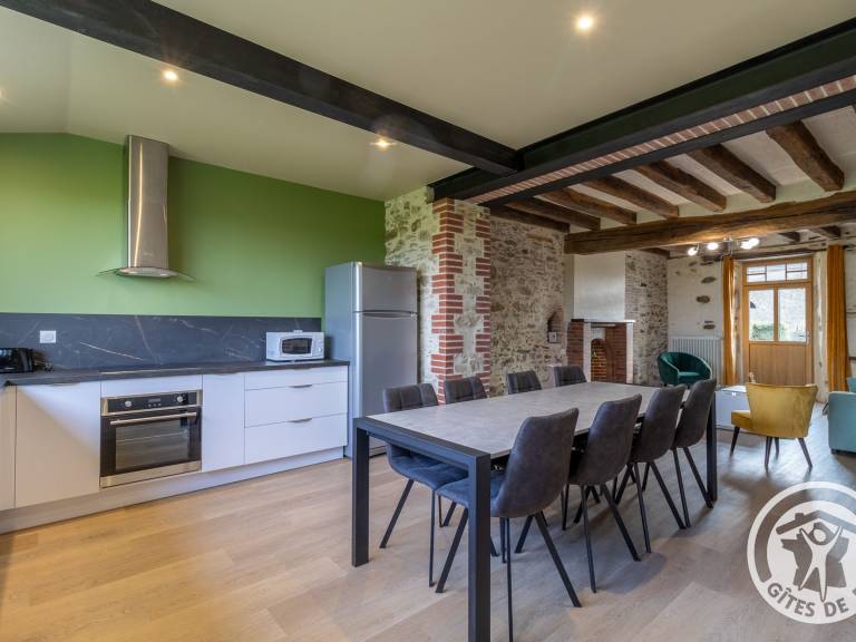 Rural Retreat in Mauges: Cozy Cottage with Terrace, Near Top Tourist Spots & Private Fishing Pond — photo 3