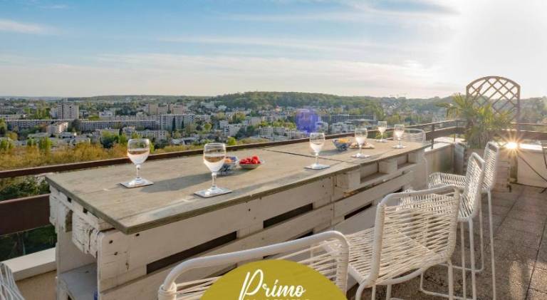 Fully equipped rental apartment with terrace & grill | Suitable for remote work | Pet-friendly in Meudon