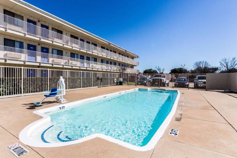 Motel 6 Garland, TX - Dallas — photo 4